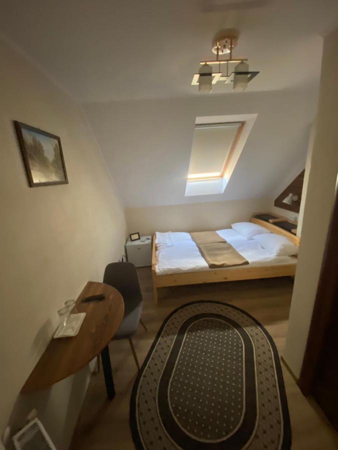 Gradics Panzio Hotel Siculeni Luaran gambar